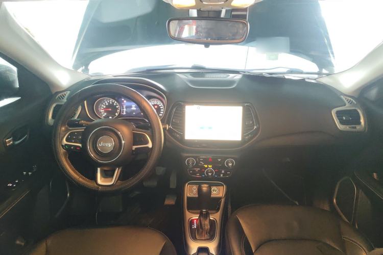 Used Jeep Compass 2017 200T Automatic Family Edition Center Console