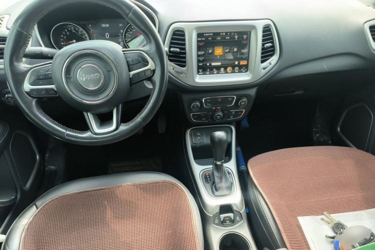 Used Jeep Compass 2017 200T Automatic Family Edition Center Console