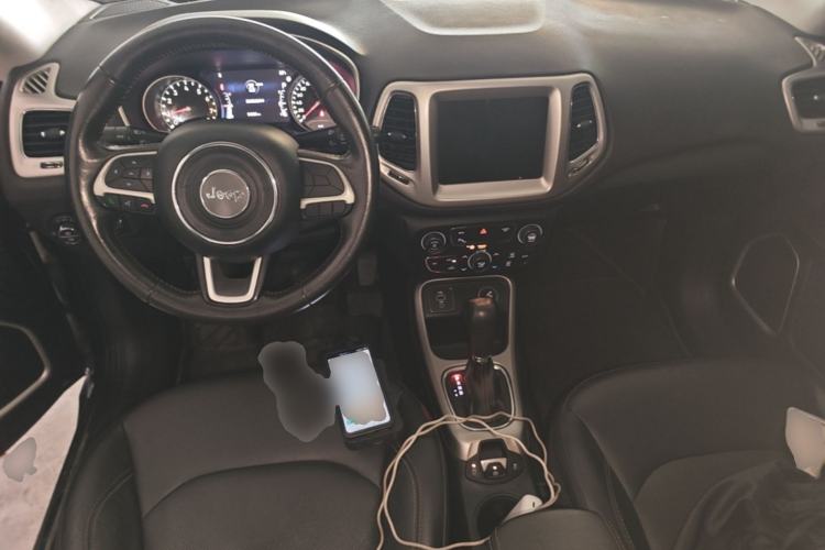 Used Jeep Compass 2017 200T Automatic Family Edition Center Console
