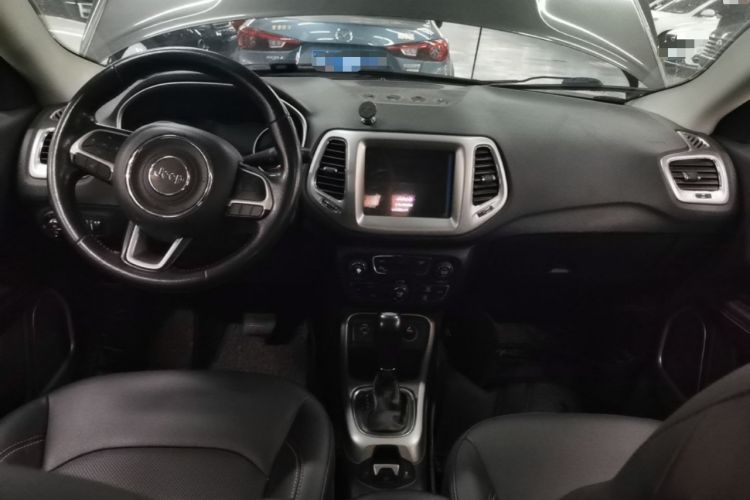 Used Jeep Compass 2017 200T Automatic Family Edition Center Console