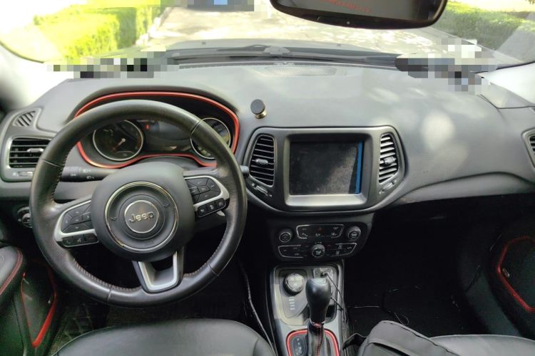 Used Jeep Compass 2017 200TS Automatic High-Performance All-Wheel Drive Edition Center Console