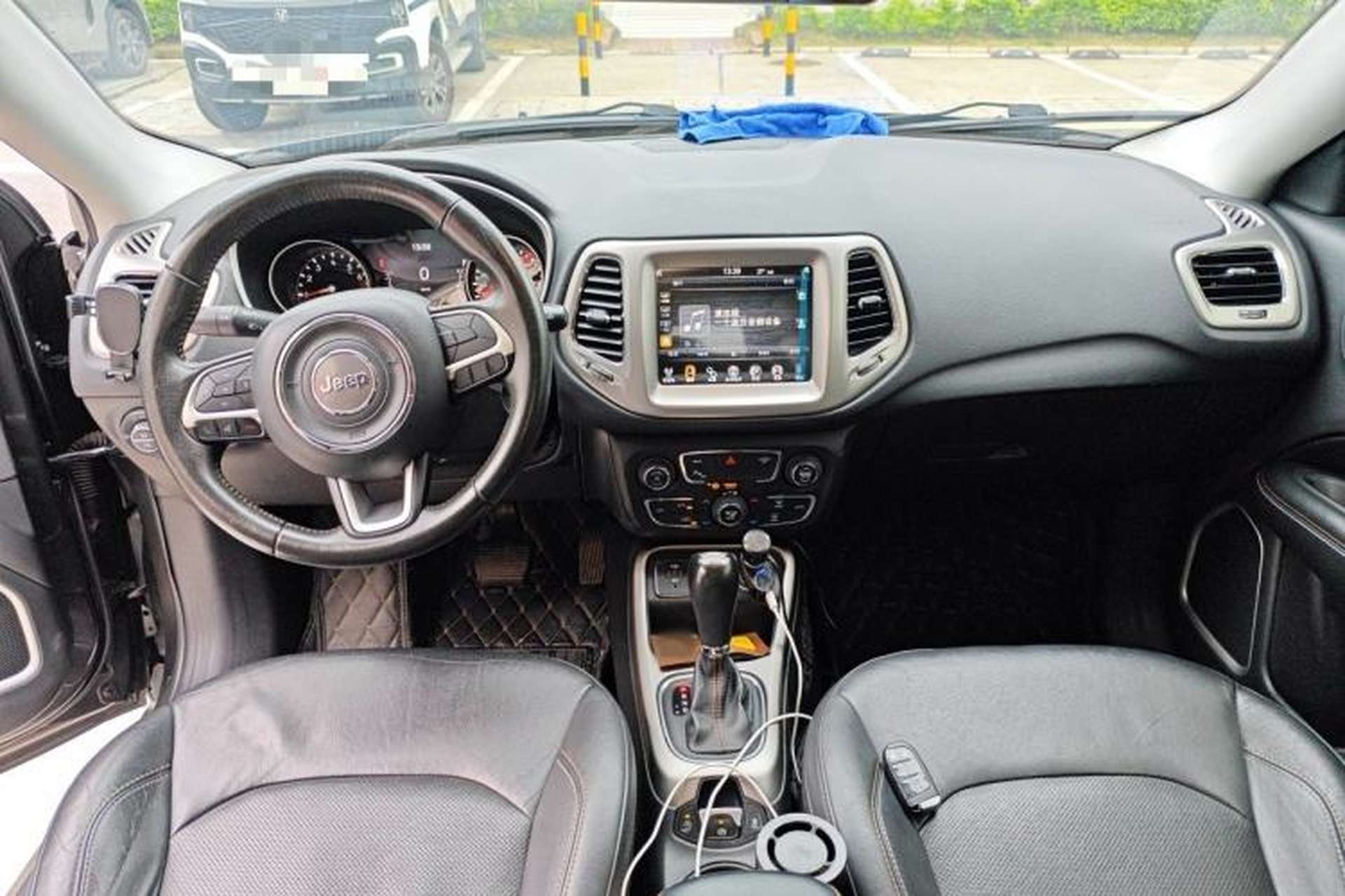 Used Jeep Compass 2017 200T Automatic Family Edition Center Console