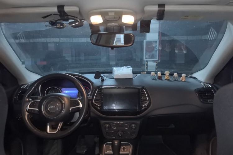 Used Jeep Compass 2017 200T Automatic Family Edition Center Console