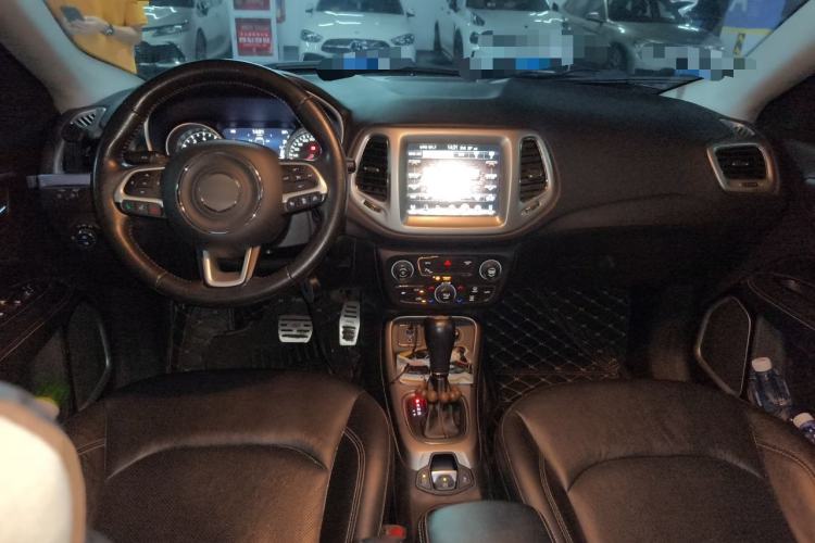 Used Jeep Compass 2017 200T Automatic Family Edition Center Console