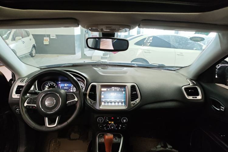 Used Jeep Compass 2017 200T Automatic Family Edition Center Console