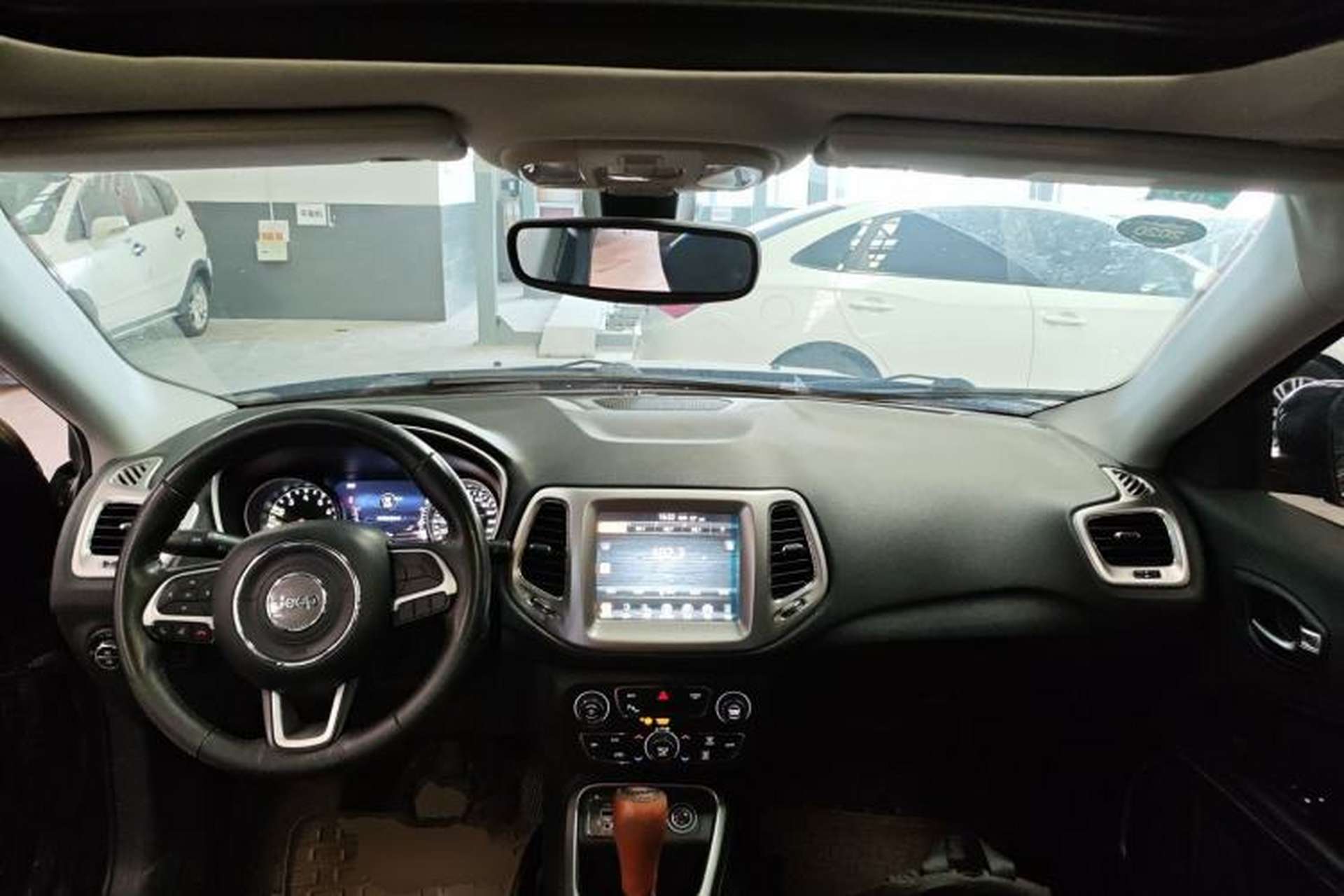 Used Jeep Compass 2017 200T Automatic Family Edition Center Console