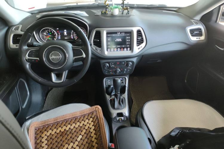 Used Jeep Compass 2017 200T Automatic Family Edition Center Console