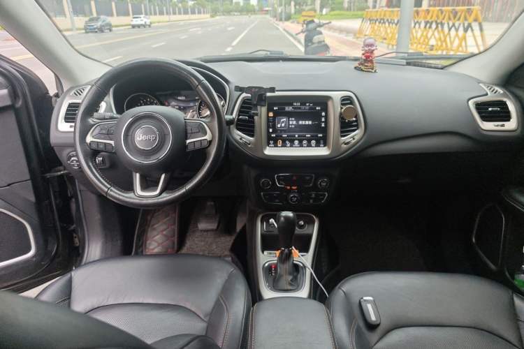 Used Jeep Compass 2017 200T Automatic Family Edition Center Console