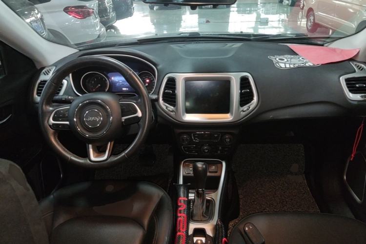Used Jeep Compass 2017 200T Automatic Family Edition Center Console