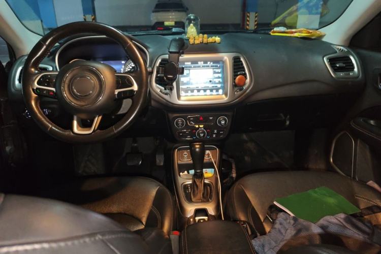 Used Jeep Compass 2017 200T Automatic Family Edition Center Console