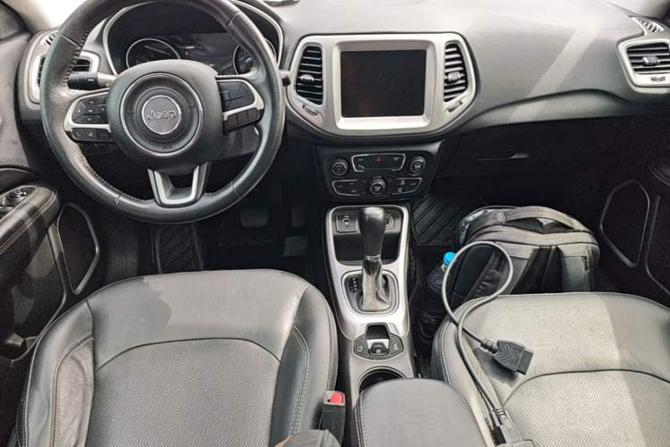 Used Jeep Compass 2017 200T Automatic Family Edition Center Console
