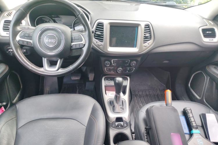 Used Jeep Compass 2017 200T Automatic Family Edition Center Console