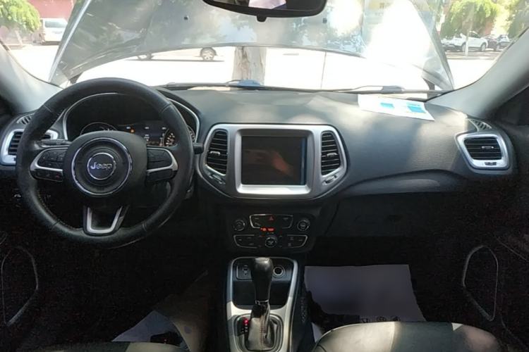 Used Jeep Compass 2017 200T Automatic Family Edition Center Console