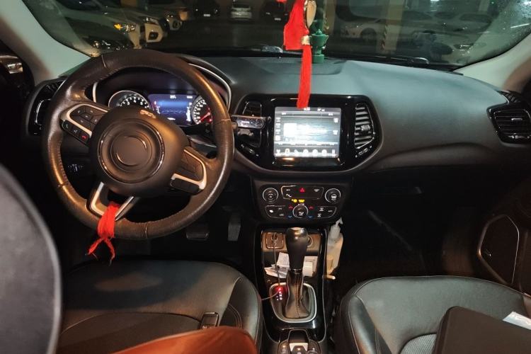 Used Jeep Compass 2017 200T Automatic Prestige Edition Center Console