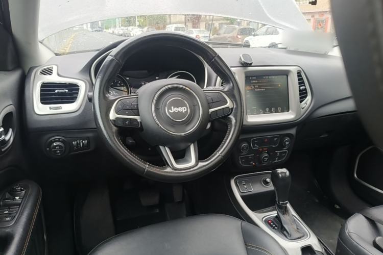 Used Jeep Compass 2017 200T Automatic Family Edition Center Console