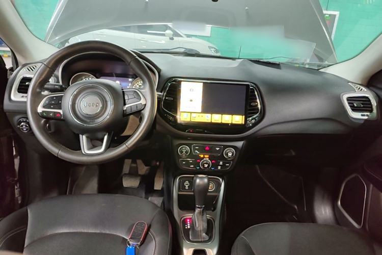 Used Jeep Compass 2017 200T Automatic Family Edition Center Console