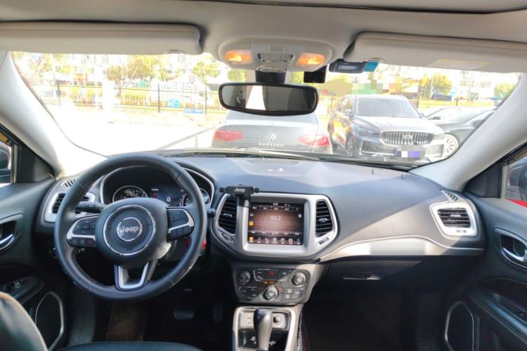 Used Jeep Compass 2017 200T Automatic Family Edition Center Console