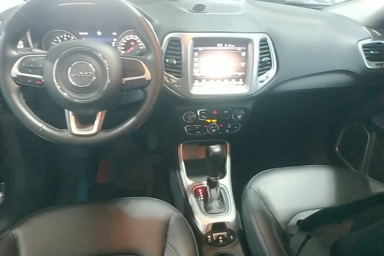 Used Jeep Compass 2017 200T Automatic Family Edition Center Console
