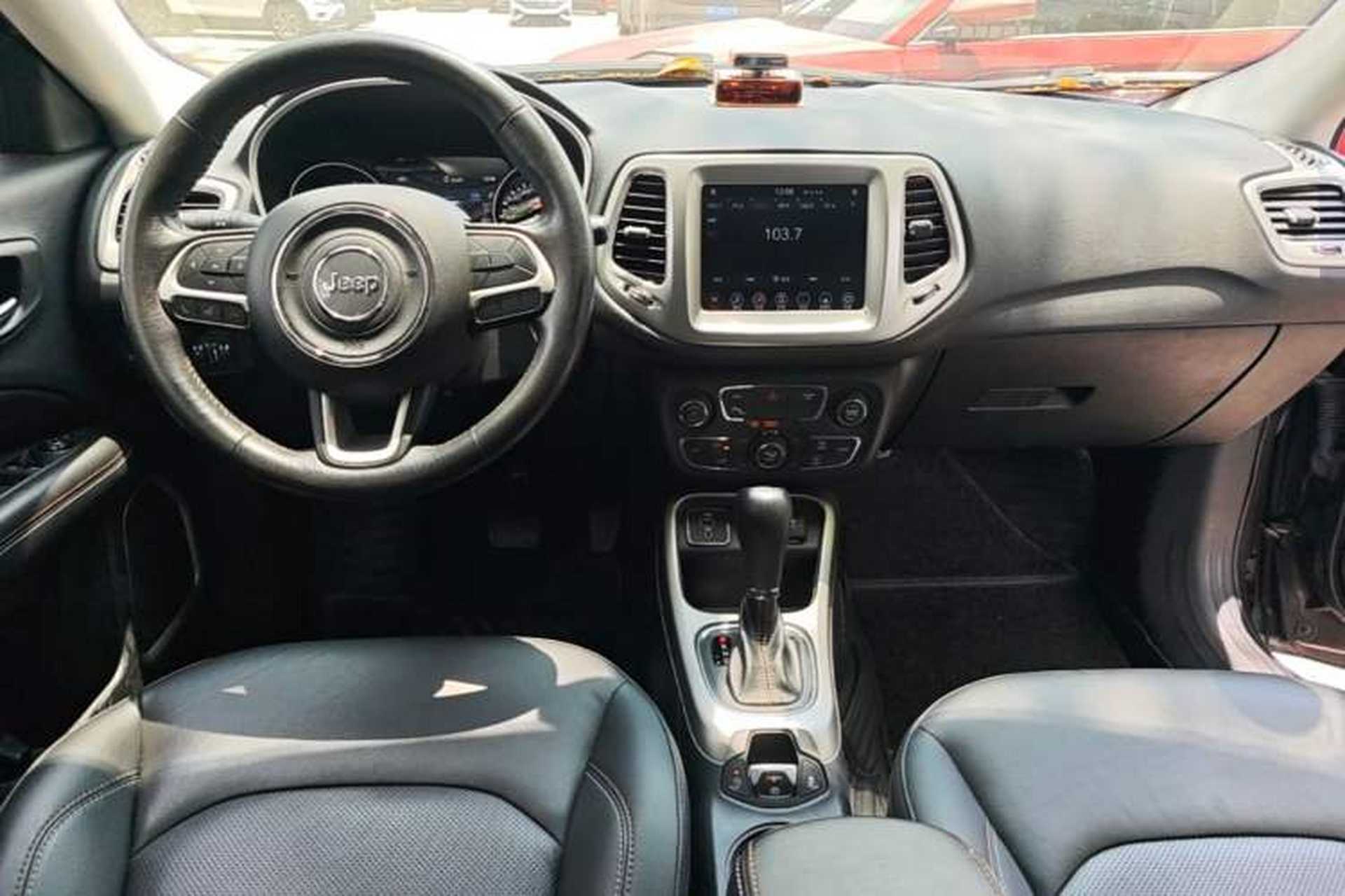 Used Jeep Compass 2017 200T Automatic Family Edition Center Console