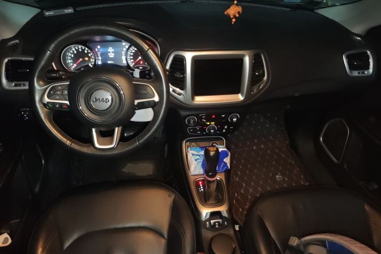 Used Jeep Compass 2017 200T Automatic Family Edition Center Console