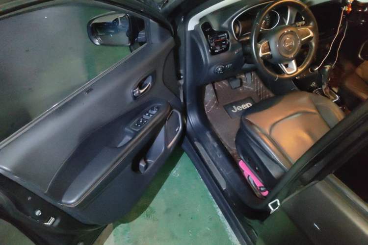 Used Jeep Compass 2017 200T Automatic Prestige Edition Driver Seat