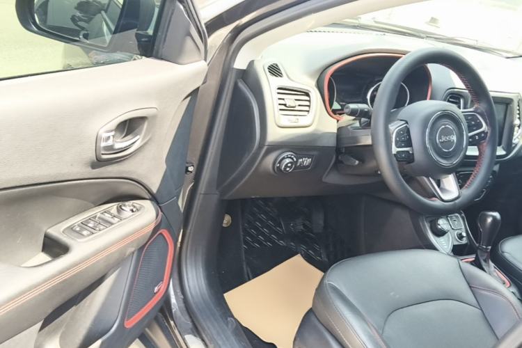Used Jeep Compass 2017 200TS Automatic High-Performance All-Wheel Drive Edition Driver Seat