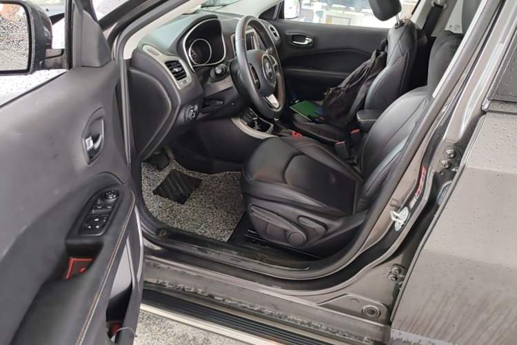 Used Jeep Compass 2017 200T Automatic Family Edition Driver Seat