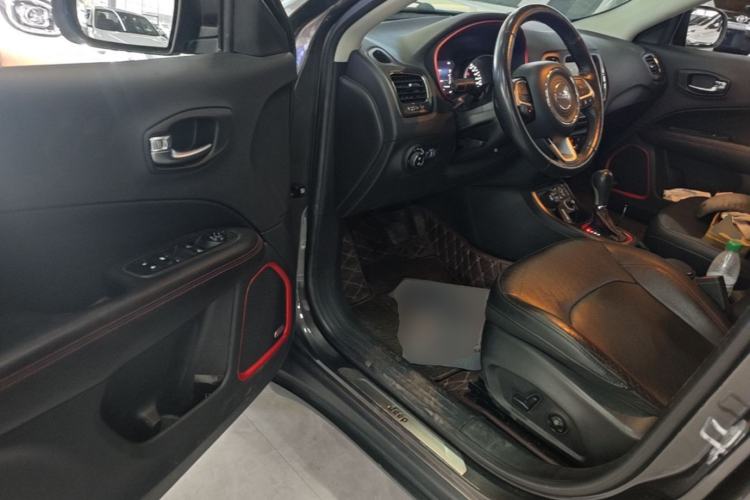 Used Jeep Compass 2017 200TS Automatic High-Performance All-Wheel Drive Edition Driver Seat