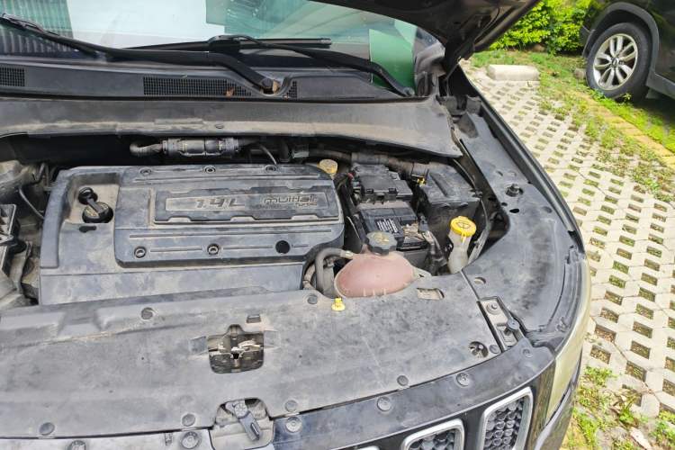 Used Jeep Compass 2017 200T Automatic Family Edition Engine Bay Left
