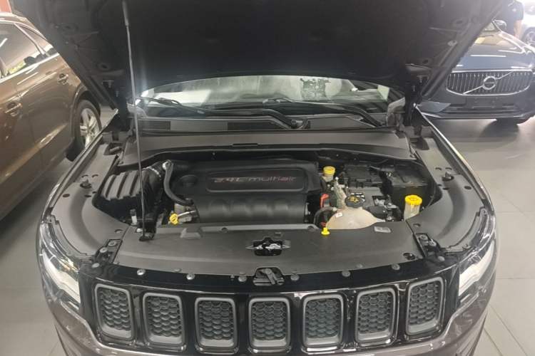 Used Jeep Compass 2017 200TS Automatic High-Performance All-Wheel Drive Edition Engine Bay