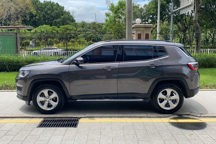 Used Jeep Compass 2017 200T Automatic Family Edition Exterior 2