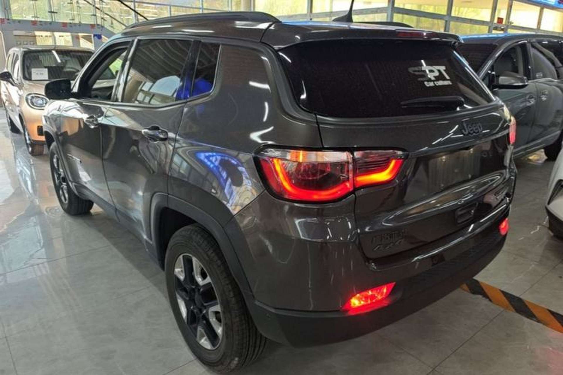 Used Jeep Compass 2017 200TS Automatic High-Performance All-Wheel Drive Edition Exterior 2