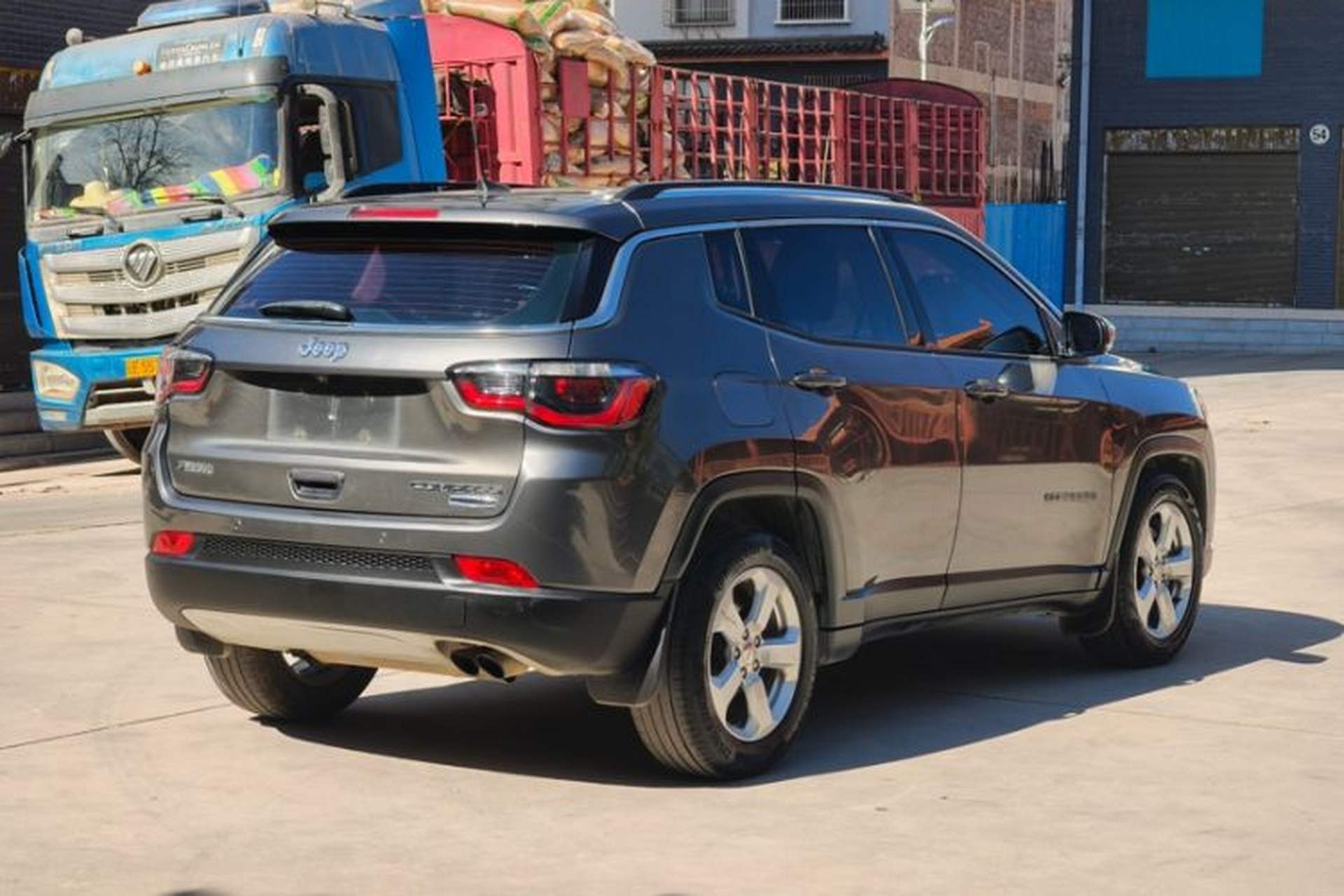 Used Jeep Compass 2017 200T Automatic Family Edition Exterior 5