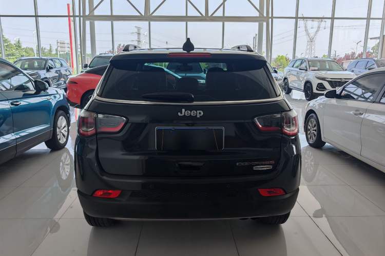 Used Jeep Compass 2017 200T Automatic Family Edition Exterior 9
