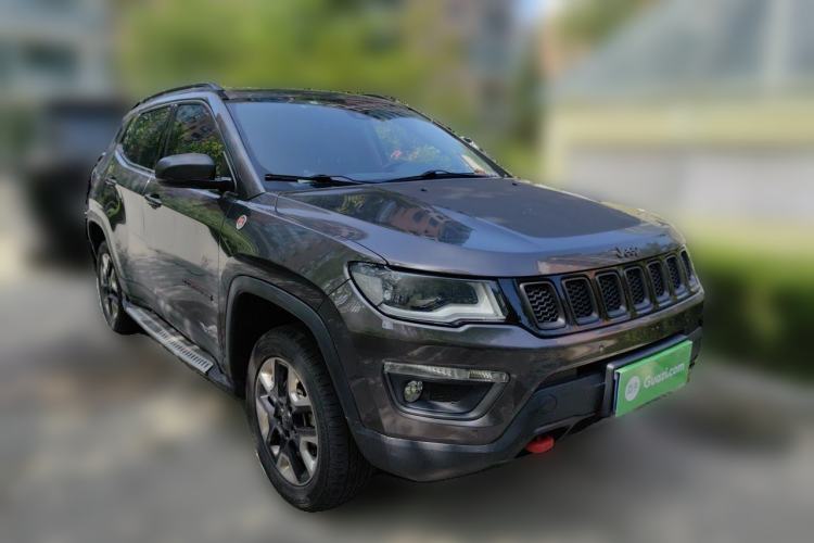 Used Jeep Compass 2017 200TS Automatic High-Performance All-Wheel Drive Edition Front Right 45 Deg
