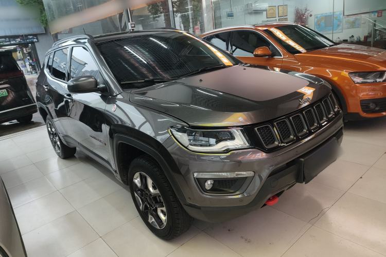 Used Jeep Compass 2017 200TS Automatic High-Performance All-Wheel Drive Edition Front Right 45 Deg
