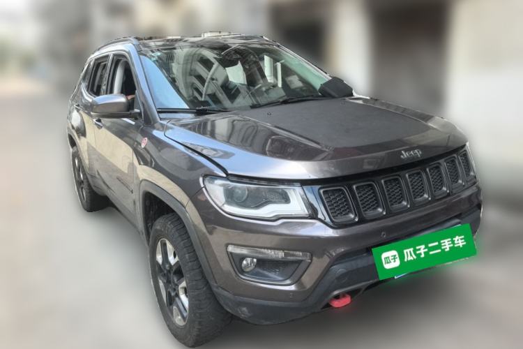 Used Jeep Compass 2017 200TS Automatic High-Performance All-Wheel Drive Edition Front Right 45 Deg