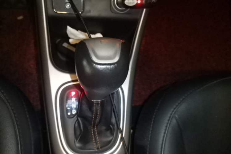 Used Jeep Compass 2017 200T Automatic Family Edition Gear Lever