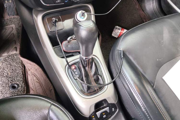Used Jeep Compass 2017 200T Automatic Family Edition Gear Lever