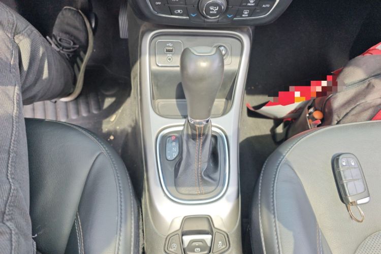 Used Jeep Compass 2017 200T Automatic Family Edition Gear Lever