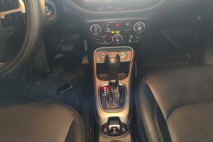 Used Jeep Compass 2017 200T Automatic Family Edition Gear Lever