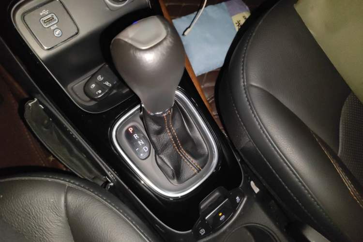 Used Jeep Compass 2017 200T Automatic Prestige Edition Gear Lever
