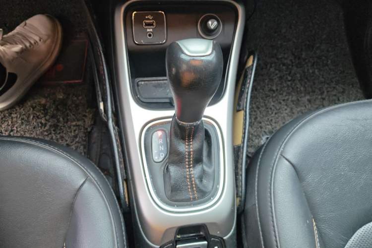 Used Jeep Compass 2017 200T Automatic Family Edition Gear Lever
