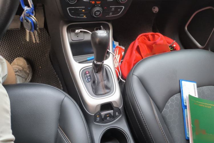 Used Jeep Compass 2017 200T Automatic Enjoyment Version Gear Lever