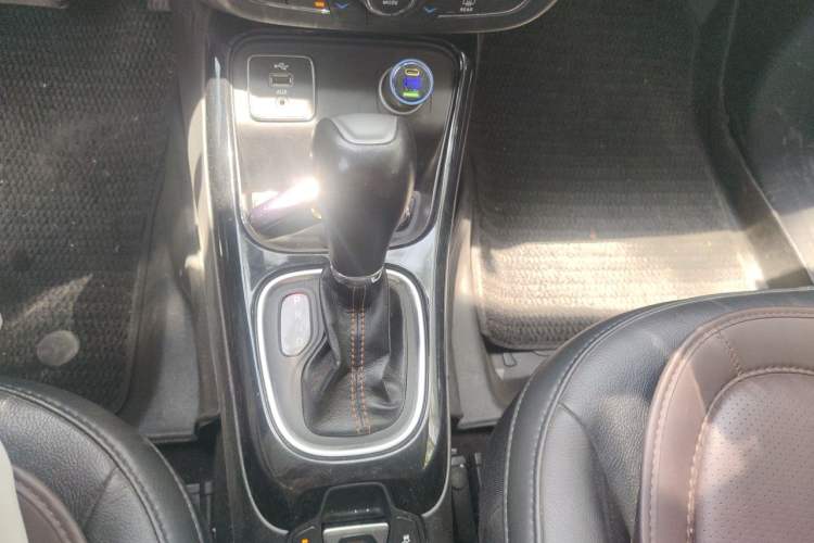 Used Jeep Compass 2017 200T Automatic Prestige Edition Gear Lever