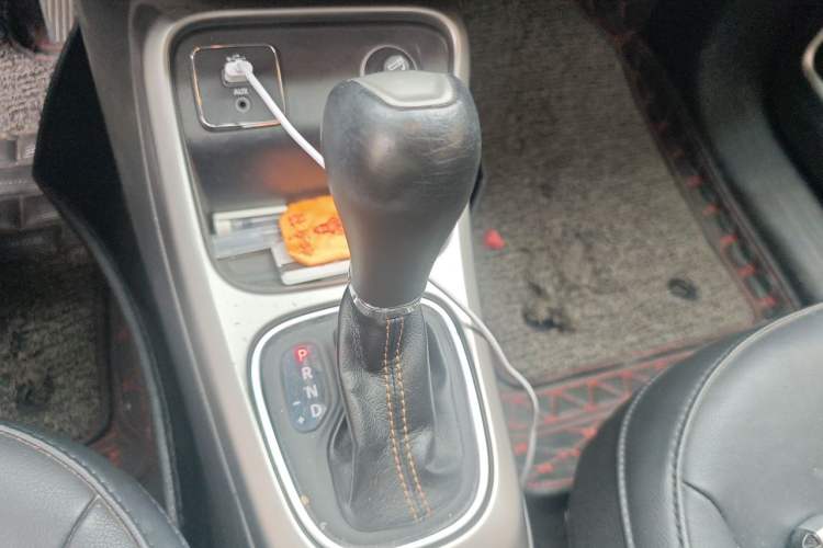 Used Jeep Compass 2017 200T Automatic Family Edition Gear Lever