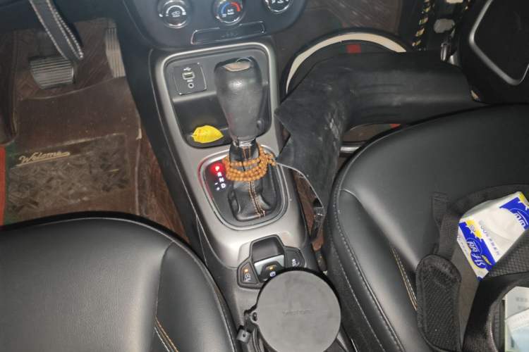 Used Jeep Compass 2017 200T Automatic Enjoyment Version Gear Lever