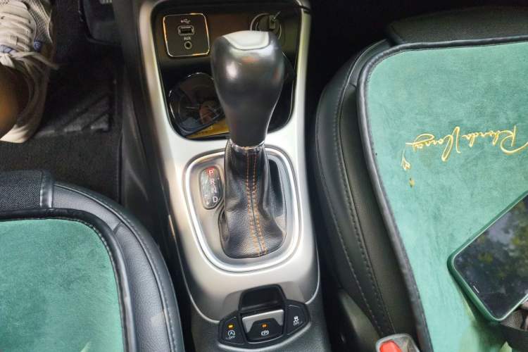 Used Jeep Compass 2017 200T Automatic Family Edition Gear Lever