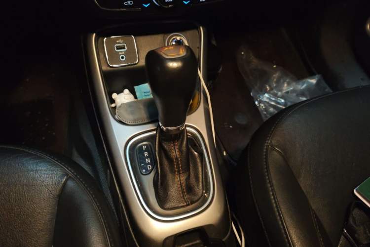 Used Jeep Compass 2017 200T Automatic Family Edition Gear Lever