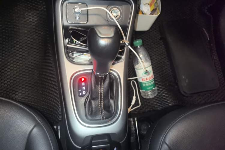 Used Jeep Compass 2017 200T Automatic Family Edition Gear Lever